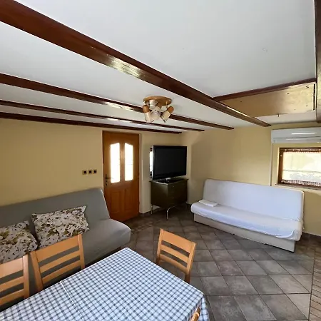 Holiday home Dobrotin