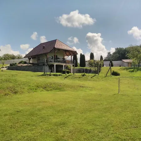 Holiday home Dobrotin
