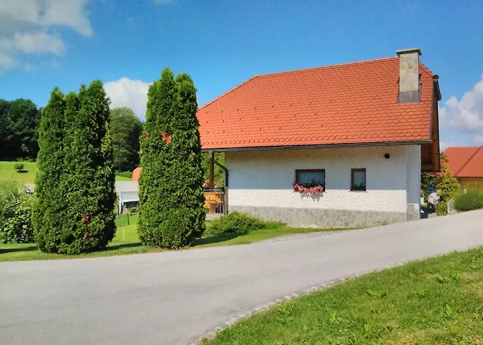 Dobrotin Semesterbostad *