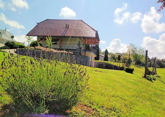 Casa de Férias Dobrotin Vojnik