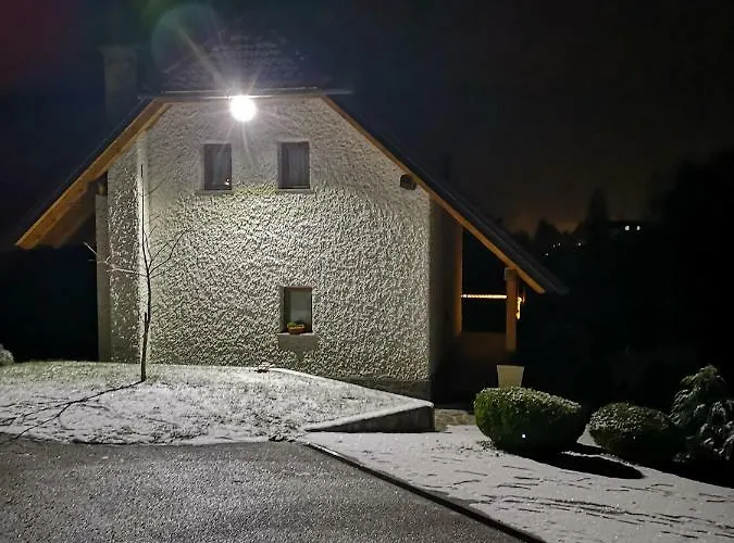 Dobrotin Semesterbostad *